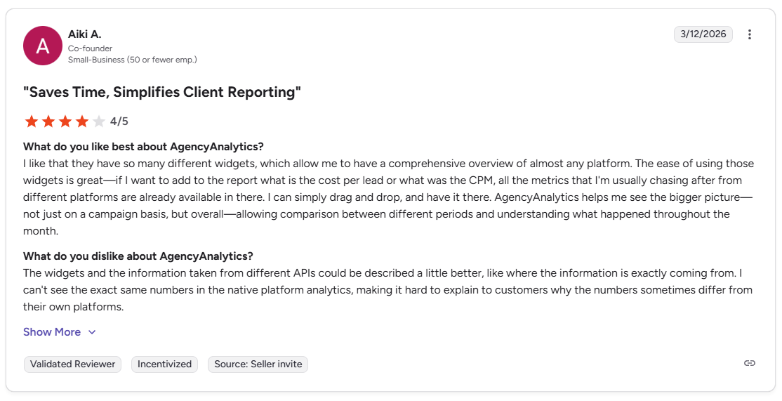 Aiki A. G2 review of AgencyAnalytics noting data discrepancies between platform and native analytics